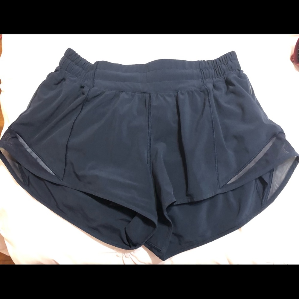 lululemon hotty hot shorts 2.5” inseam